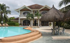 Linaw Beach Resort